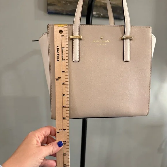 Kate Spade New York Cedar Street Hayden Bag In Blush & Cream with Gold Hardware - Picture 13 of 14